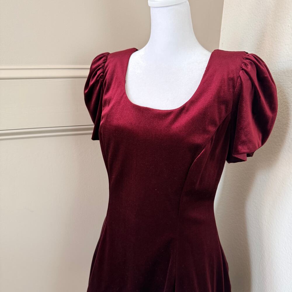 Vintage DBY Ltd Burgundy Velvet Open Back Party Dress Size 7 - Picture 3 of 7